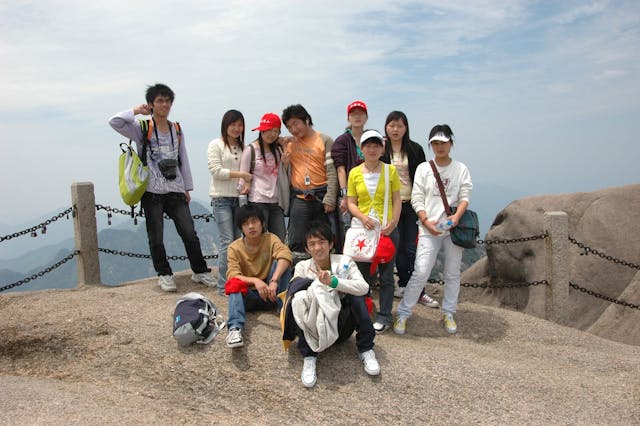 back then,We were enjoying the scenery in Huangshan